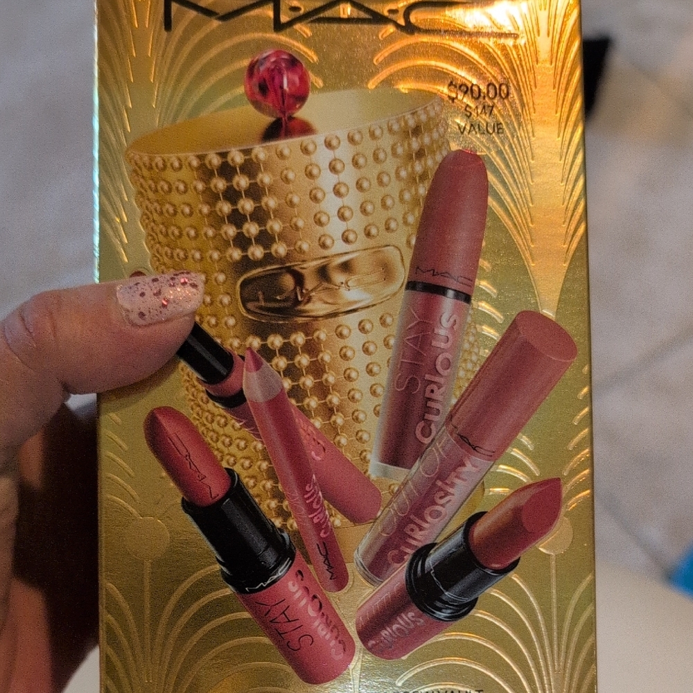 MAC Cosmetics Stay Curious Lipstick Set - Picture 13 of 13